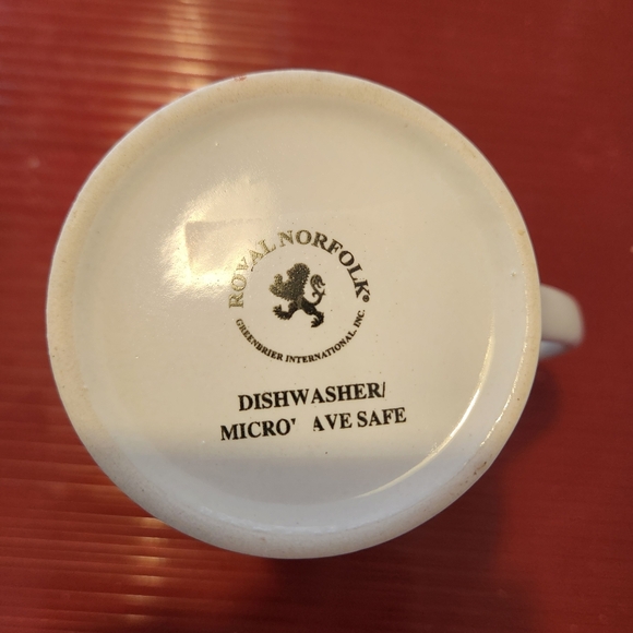 Penguin Mug 🐧 ❤️ - Picture 2 of 2